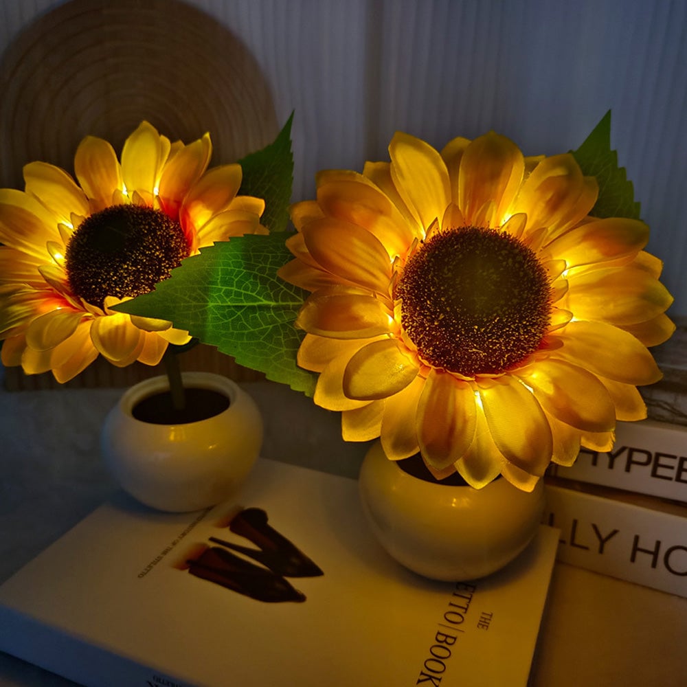 PetalGlowTM Sunflower Lamp