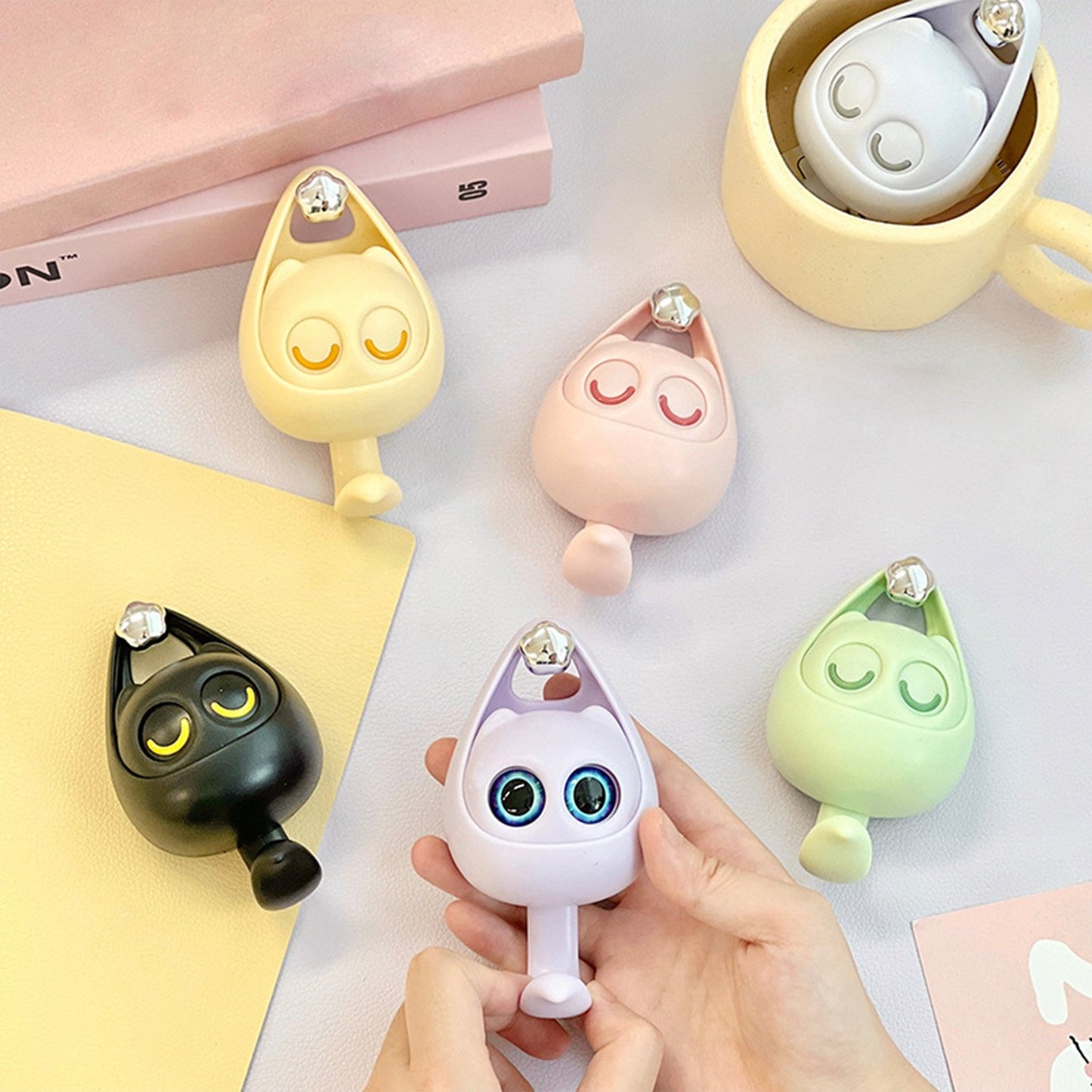 Creative Wink Cat Adhesive Hooks